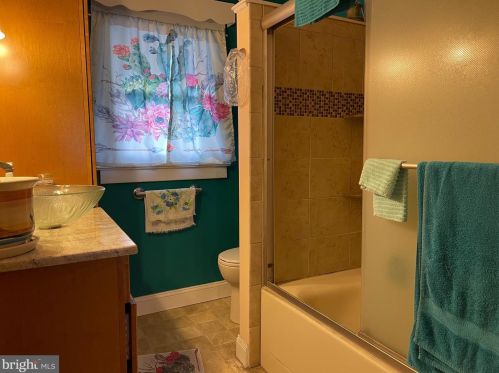 327 Bowers Ave, Runnemede NJ 08078-1323 exterior