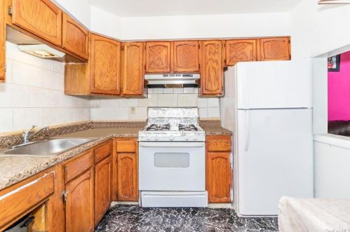 572 Prospect Ave, Bronx NY 10455-1809 exterior