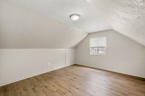 9822 Glendale Ave, Pittsburgh PA 15227-2831 exterior