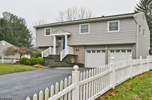 130 College View Dr, Hackettstown, NJ 07840-1022