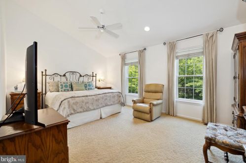 933 Willowleaf Way, Rockville MD 20854-2946 exterior