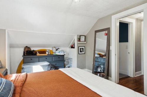 203 Oak Grv Ave, Kalamazoo MI 49004-1306 exterior