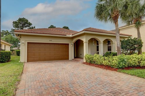 1836 Jamesport Dr, Fort Pierce, FL 34953-4353