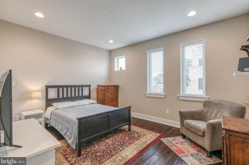 2315 Ellsworth St, Philadelphia PA 19146-2419 exterior