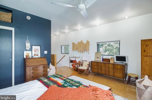 2318 Amber St, Philadelphia PA 19134-0038 exterior