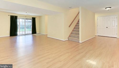 7712 Midday Ln, Alexandria VA 22306-2758 exterior