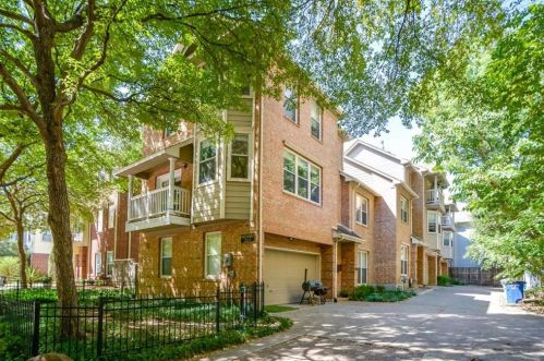 2627 Colby St, Dallas TX  75204-2618 exterior