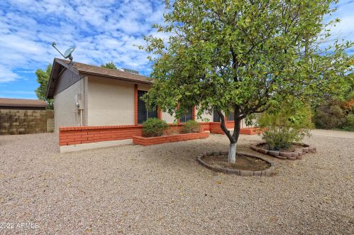 19810 5th Ave, Phoenix, AZ 85027-4401