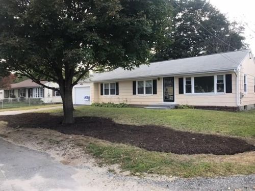 359 Cottage St, Woonsocket RI  02895-5862 exterior