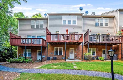 5151 Manerdale Dr, Atlanta GA  30339 exterior