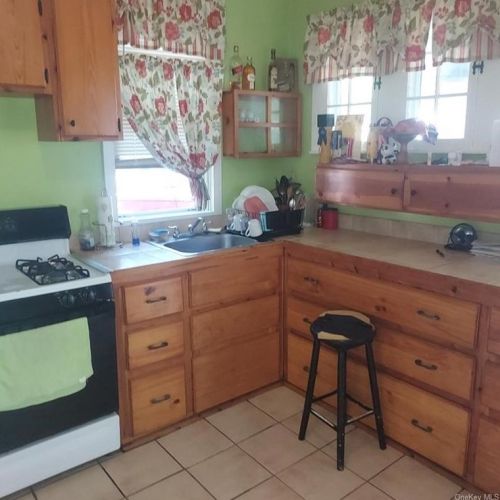 28 Liberty St, Middletown NY 10940-5522 exterior