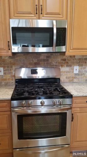 620 Plum Ter, Mahwah NJ  07430-3441 exterior