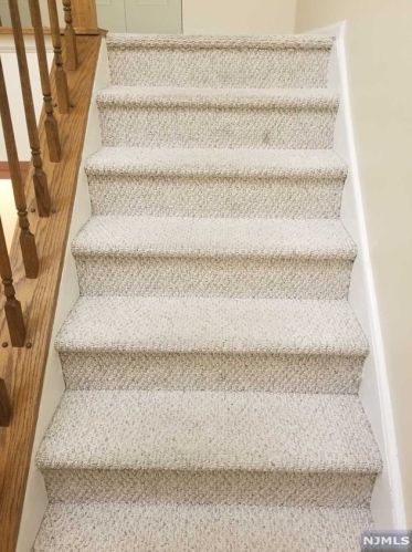 490 Quince Ct, Mahwah NJ  07430-2091 exterior