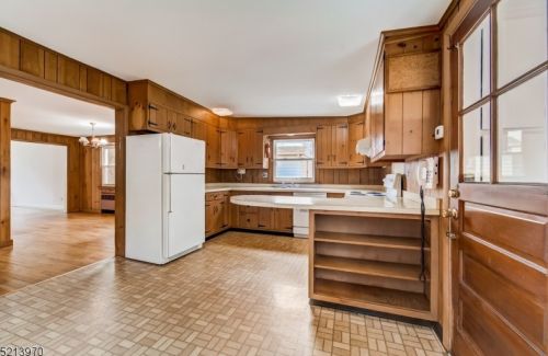 54 Nishuane Rd, Montclair NJ  07042-2425 exterior