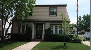 146 81st St, Milwaukee, WI 53214-1432