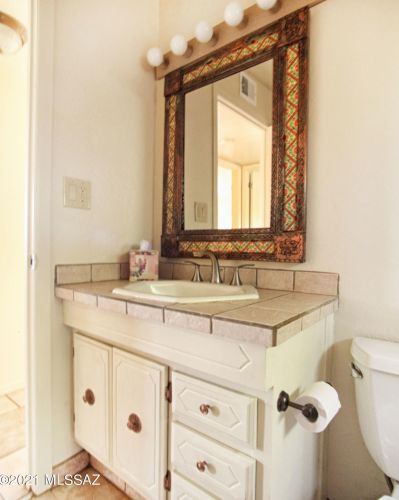 8116 Beverly St, Tucson AZ 85710-5930 exterior