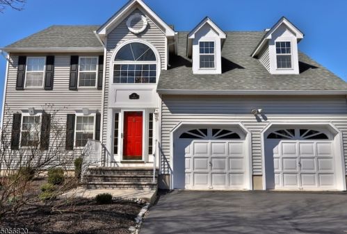 11 Goosetown Dr, Clinton, NJ 08809-2604