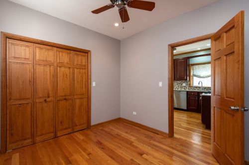 3621 Whipple St, Chicago IL 60655-2328 exterior