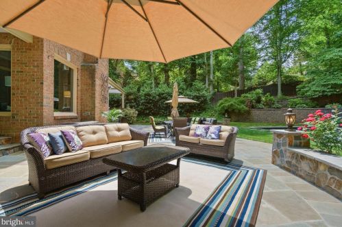 624 Live Oak Dr, Mc Lean VA 22101-1563 exterior