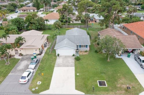 738 95th Ave, Naples, FL 34108-2457