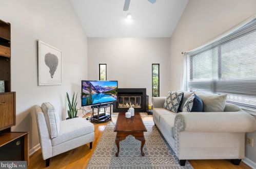 160 Sayre Dr, Princeton NJ 08540-5839 exterior