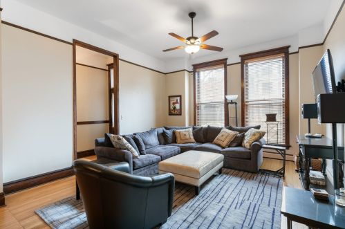 2121 Cleveland Ave, Chicago, IL 60614-4508