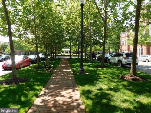 5113 Knapp Pl, Alexandria VA  22304-8638 exterior