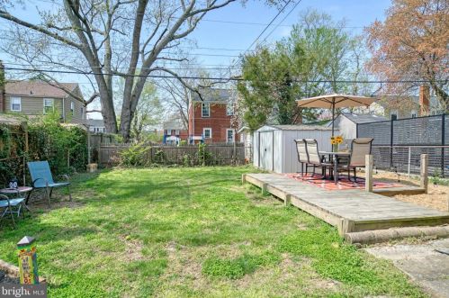 6014 Kings Hwy, Alexandria VA  22303-2232 exterior