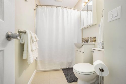 3112 Emerald Dr, Kalamazoo MI  49001-4537 exterior