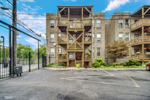 1321 Marquette Rd, Chicago IL 60637-4418 exterior