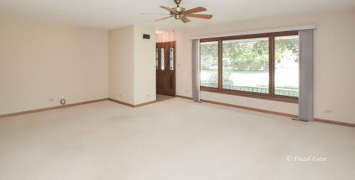 810 Bunker St, Bull Valley IL 60098-3941 exterior