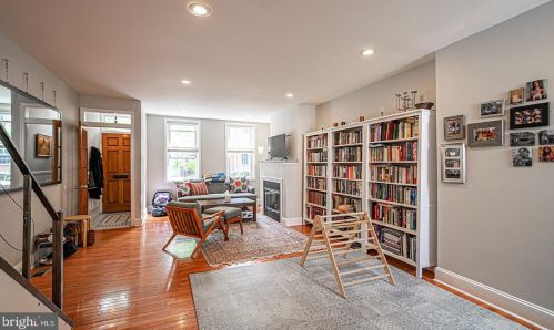 2035 Carpenter St, Philadelphia PA  19146-2616 exterior