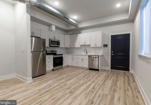 121 Cumberland St, Philadelphia, PA 19133-4017