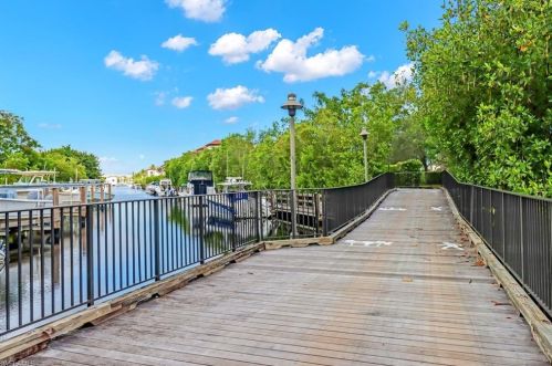 1351 Curlew Ave, Naples FL 34102-3482 exterior