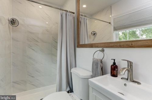 14408 Butternut Ct, Rockville MD exterior