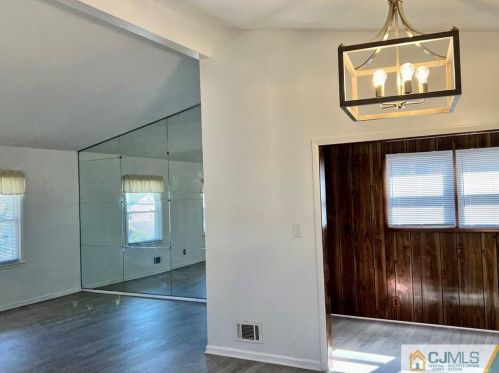 7 Hallo St, Edison NJ exterior