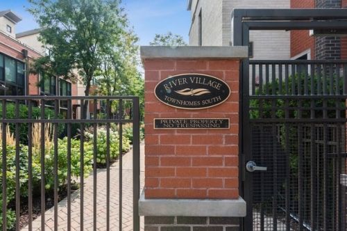 929 Howe St, Chicago, IL 60610-7685