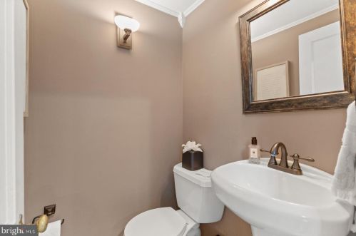 217 White Horse Pike, Camden NJ 08106-1307 exterior