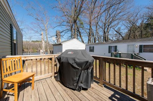 52 Longmeadow Dr, Concord NH 03301-3413 exterior