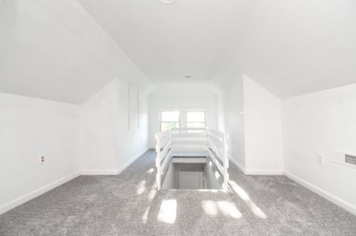 105 Lyons St, Springfield MA 01151-1610 exterior