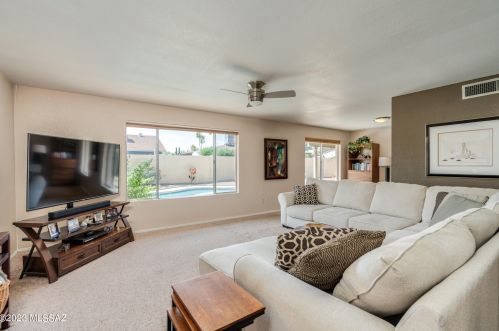 7590 Ln Cienega Dr, Tucson AZ 85712-1423 exterior