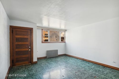 2449 Diversey Ave, Chicago IL 60647-1940 exterior