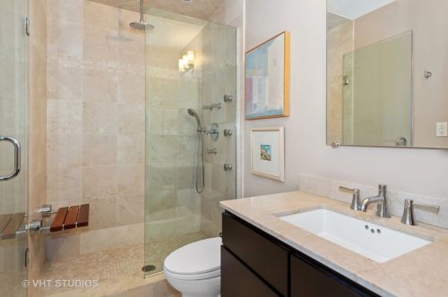 5048 Oakley Ave, Chicago IL 60625-1830 exterior