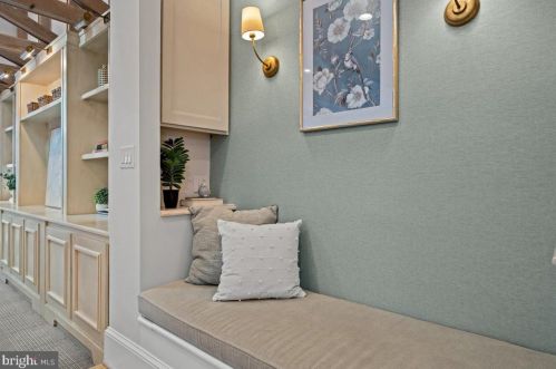 613 Royal St, Alexandria VA  22314-2031 exterior