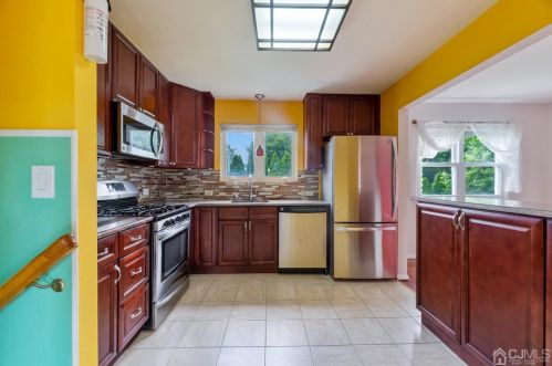 7 Lydia Ln, Edison NJ  08817-2356 exterior