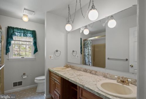 2162 Smoky Rd, Huntingtown MD 20639-8617 exterior