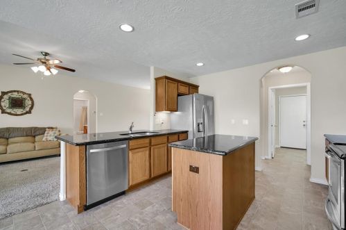 327 Cpe Conroe Dr, Montgomery TX 77356-5718 exterior