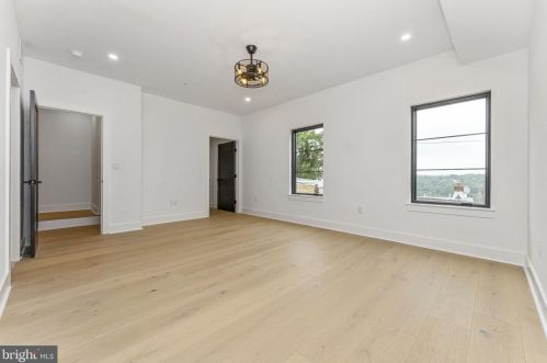 4473 Fleming St, Philadelphia PA 19128-4808 exterior