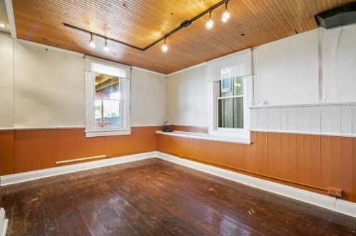 85 Wyoming St, Pittsburgh PA 15211-1700 exterior