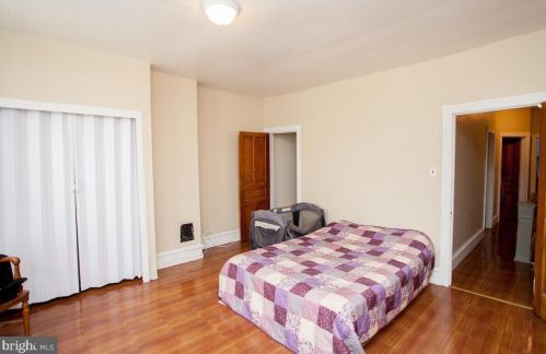 3358 Front St, Philadelphia PA 19106-3001 exterior